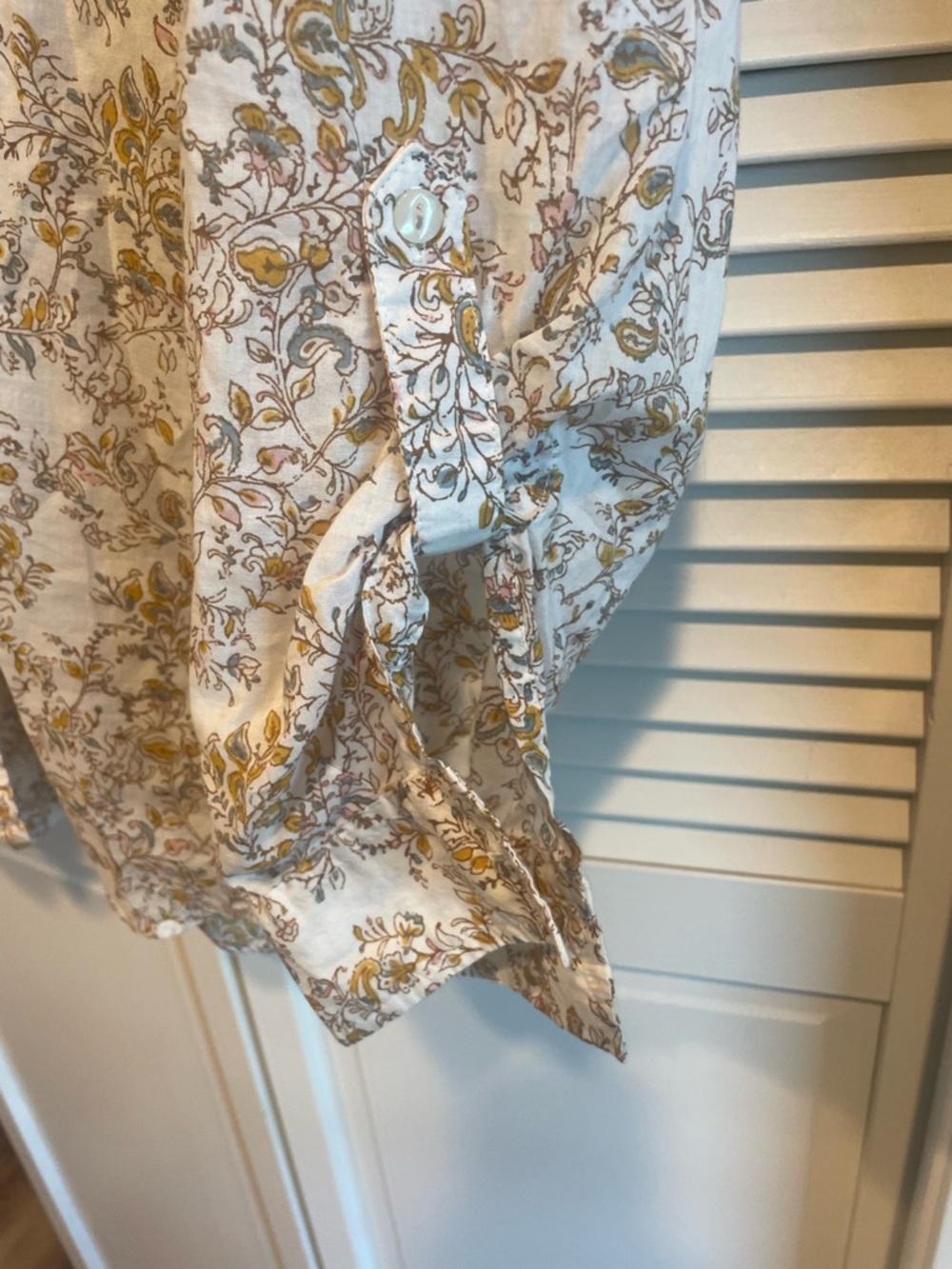 Eddie Bauer Women’s White Floral Button-Up Shirt with Tan Pattern - 2XL - Picture 7 of 7
